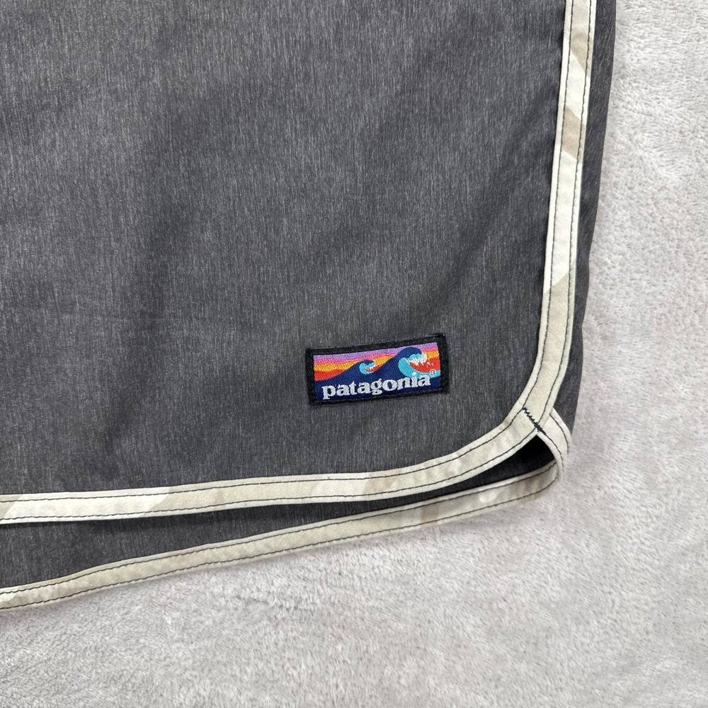 Patagonia Board Shorts Mens 40 Gray Scallop Hem Camo Trim Stretch Summer Casual - Picture 3 of 10